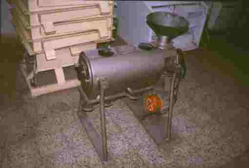 ESCARIFICADORA DE GRANOS A NIVEL PILOTO